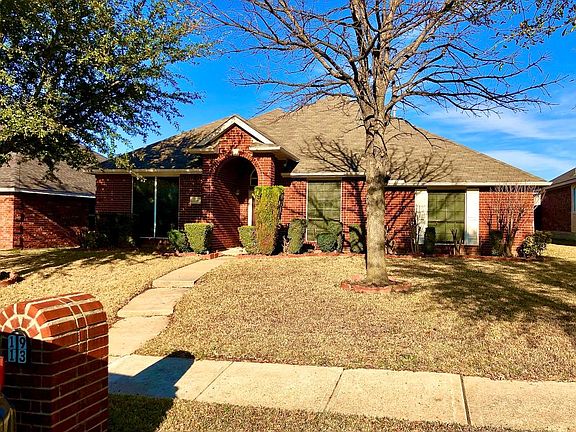3rd image of 1913 Clifton Dr