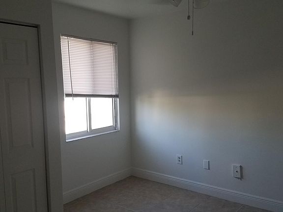 3rd image of 137 N Federal Hwy APT 1