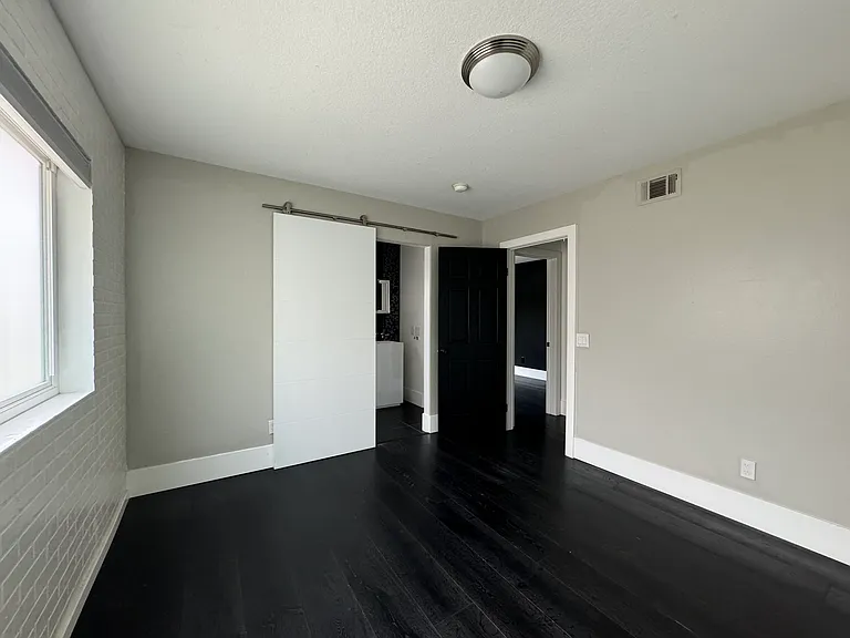 28 Deerwood — Photo 19