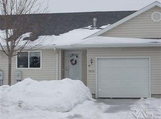 1804 S Campbell Trl, Sioux Falls, SD 57106