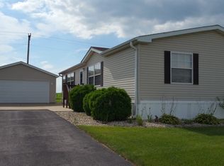 32 Drake Ln, Beecher, IL 60401