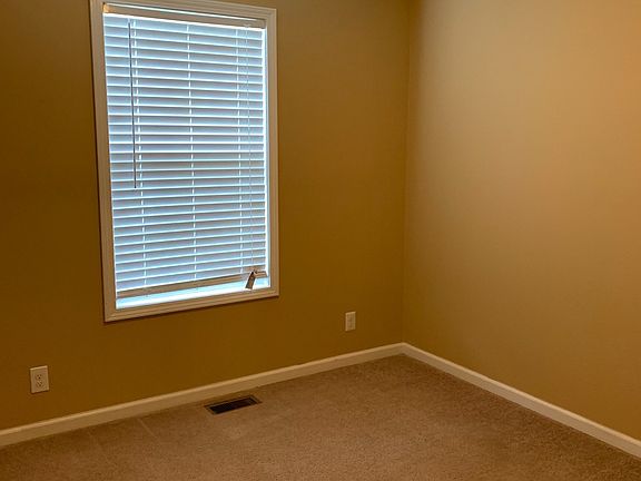 3rd image of 1017 Freedom Dr