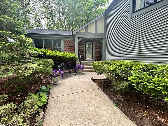 2nd image of 499 Highland Grove Dr