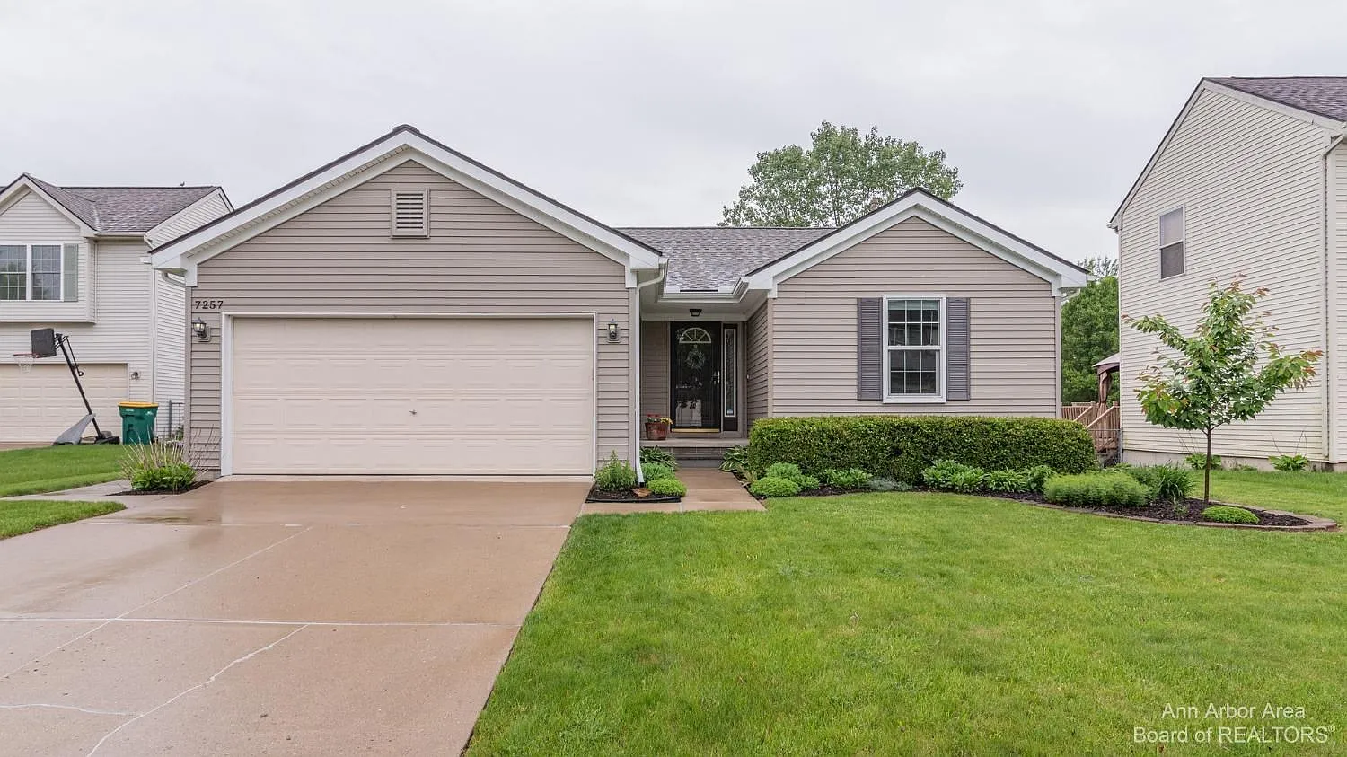 7257 Maplelawn Dr photo 1