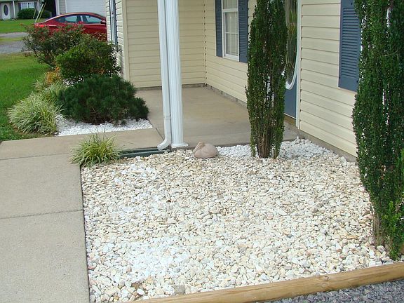 3rd image of 201 Lorien Cir
