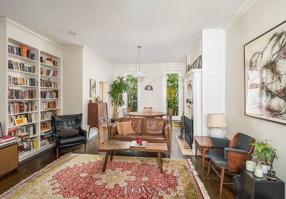 1st image of 360 W 19th St #1