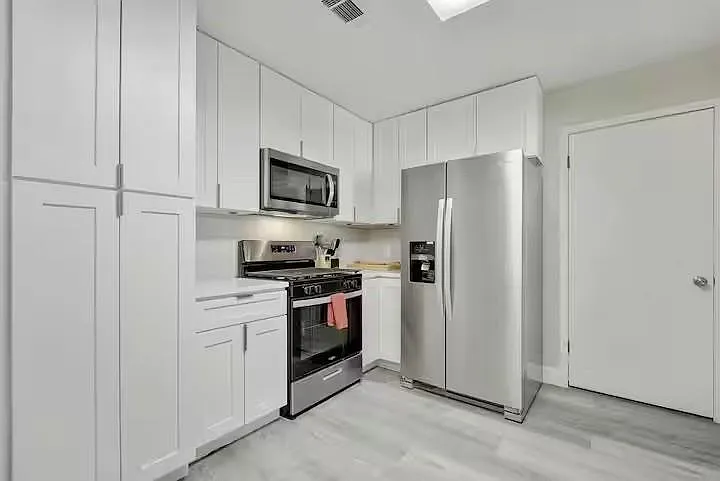 2700 Kerrybrook Ln — Photo 5