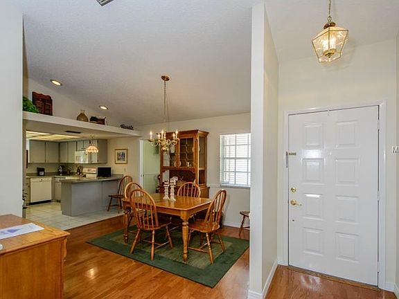 5th image of 981 Sunrise Cir