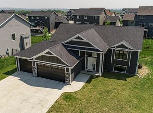 6324 Sunset Hill Pl NW, Rochester, MN 55901