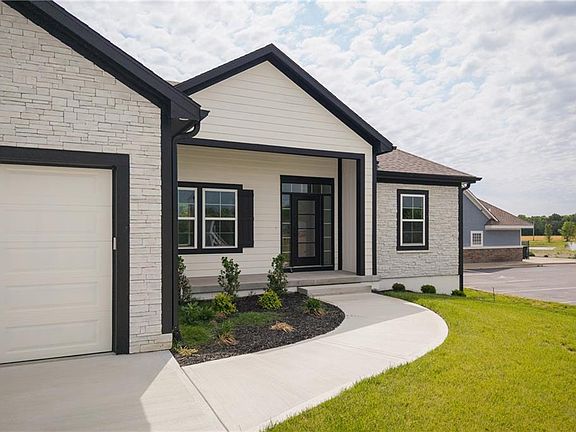 4th image of 2211 Prairie Creek Dr