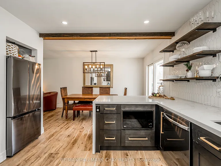 3742 Horseshoe Valley Rd W #UPPER — Photo 7