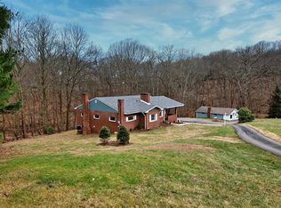 312 Kurt St, Lower Burrell, PA 15068