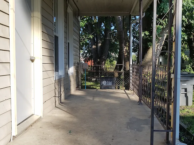 1133 Delence St #2 — Photo 10