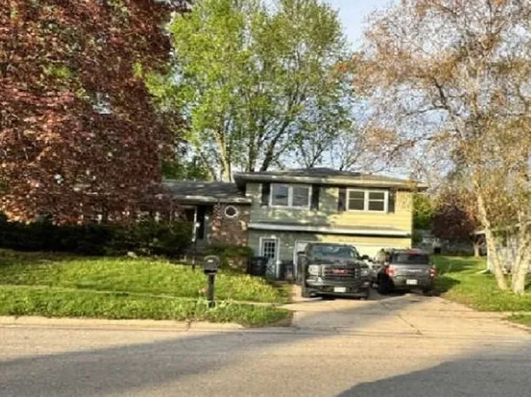 1524 Lincoln Ave, Stoughton, WI 53589