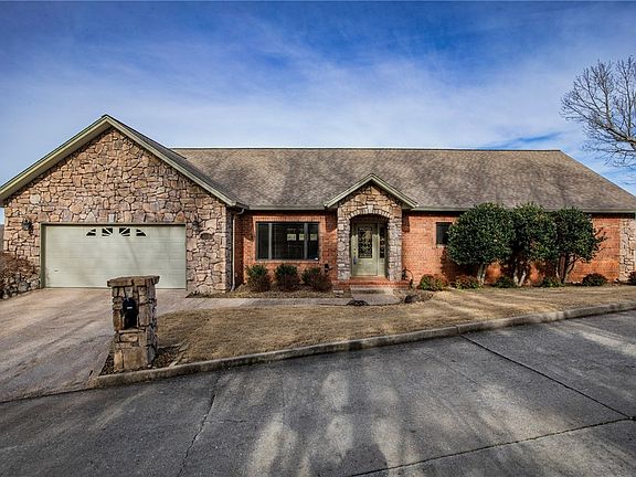 3rd image of 8340 Eagle Crest Dr