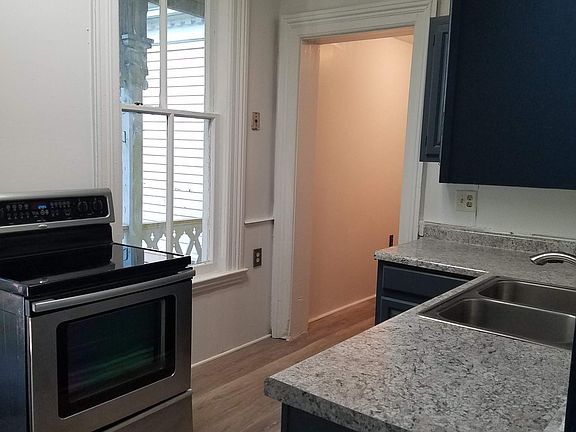 4th image of 415 E Illinois Ave