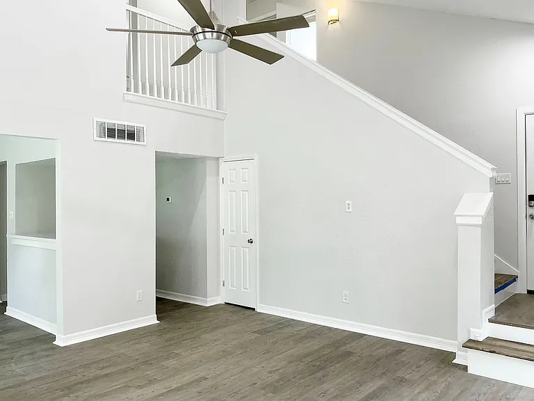 3019 Becket St — Photo 6