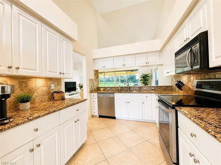 25151 Bay Cedar Dr — Photo 11