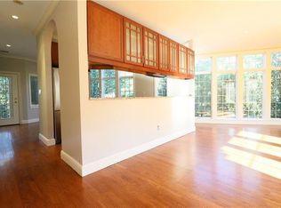 10 Terrace Park Ln, New Rochelle, NY 10805