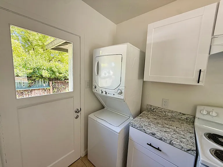 406 Woodland Ave — Photo 7