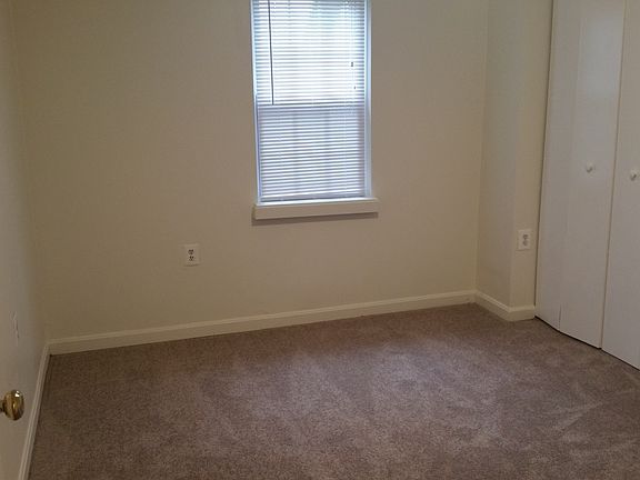 2nd image of 906 N Stonestreet Ave