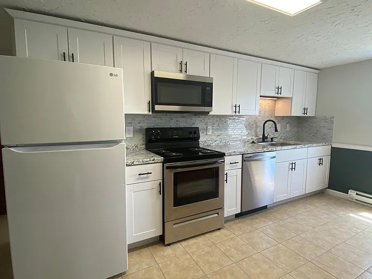 209 N Railroad St #C8 — Photo 14