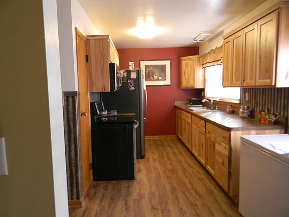 4th image of 225 N Myra St