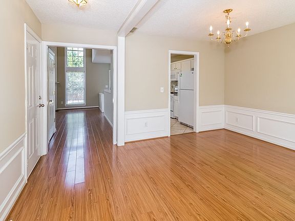 5th image of 400 Citronelle Dr