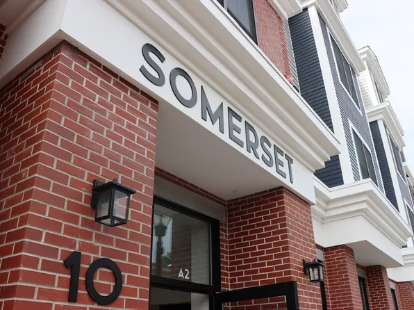 10 Somerset Ave #211, Winthrop, MA 02152