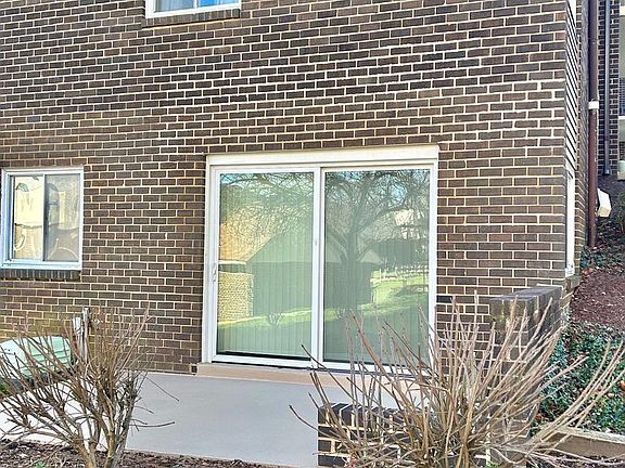 3rd image of 10206 Prince Pl #4-T1