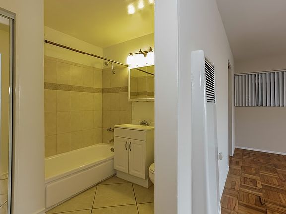 5th image of 230 S Del Mar Ave APT 10