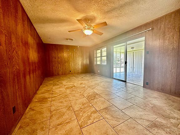 3rd image of 104 Oakview Dr