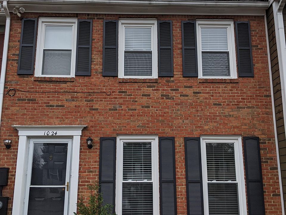 1st image of 1024 Windy Oaks Ct SE