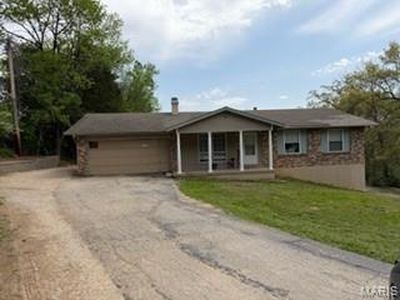 3524 Scenic Circle Dr, Saint Louis, MO, 63129