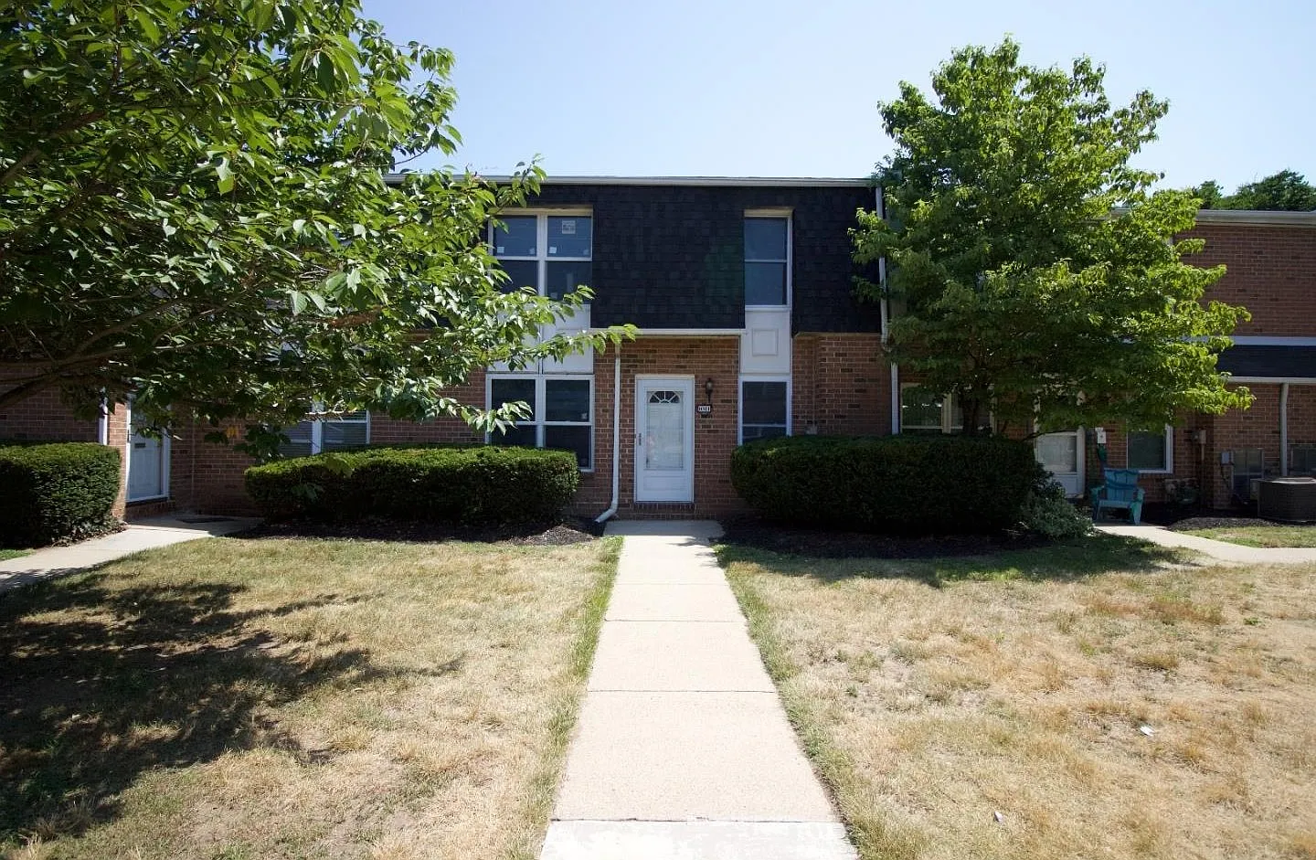 2 bed, 1056 sqft, $2,050 — Photo 1