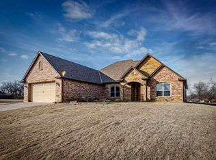 3338 NE Shelter Creek Cir, Lawton, OK 73507