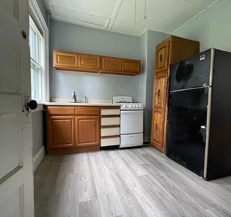 1st image of 75 Elysian Ave