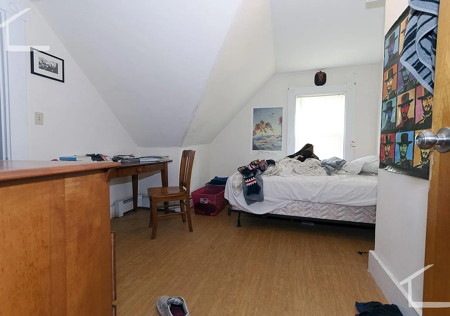 hige 4 bed split in allston — Photo 3