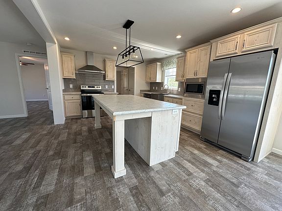 2nd image of 4 Millwood Dr #2