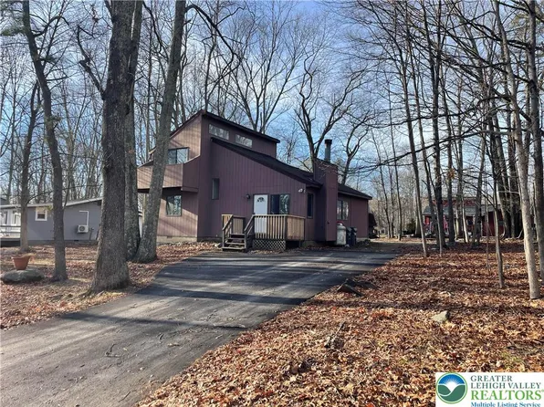 15 Hilltop Cir, East Stroudsburg, PA 18302