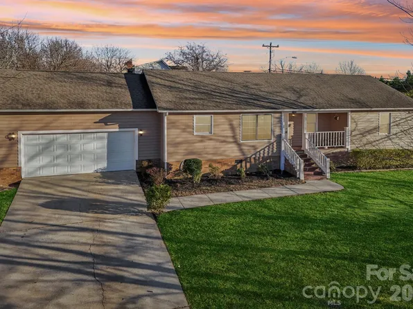 11000 Mallard Crossing Dr, Charlotte, NC 28262