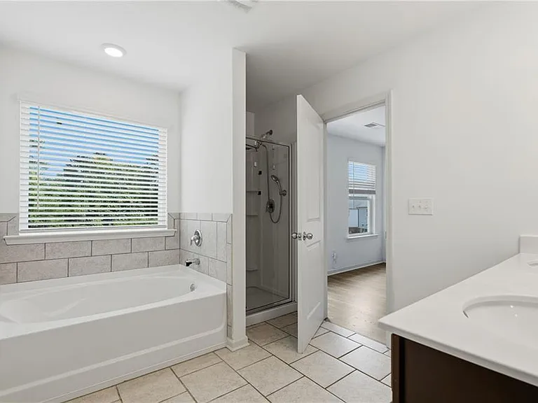 7134 Gladstone Cir — Photo 16