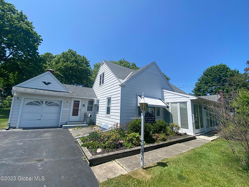 2nd image of 51 Woodlawn Drive