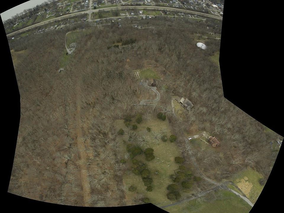 1st image of 8 Vineyard Ln