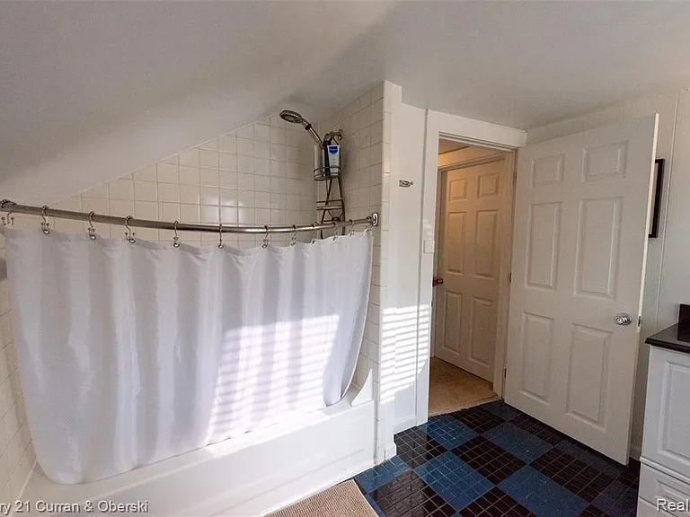 523 E Farnum Ave — Photo 15