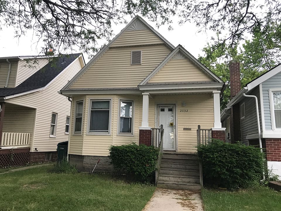 1st image of 2032 Chandler Ave