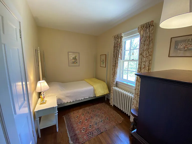 22 Castle Hill Ave — Photo 10