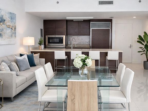 3rd image of 475 Brickell Ave APT 3709