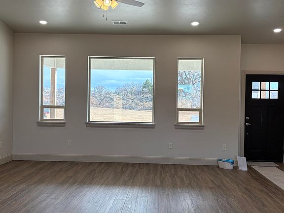 3rd image of 2626 Tiger Eye Ln