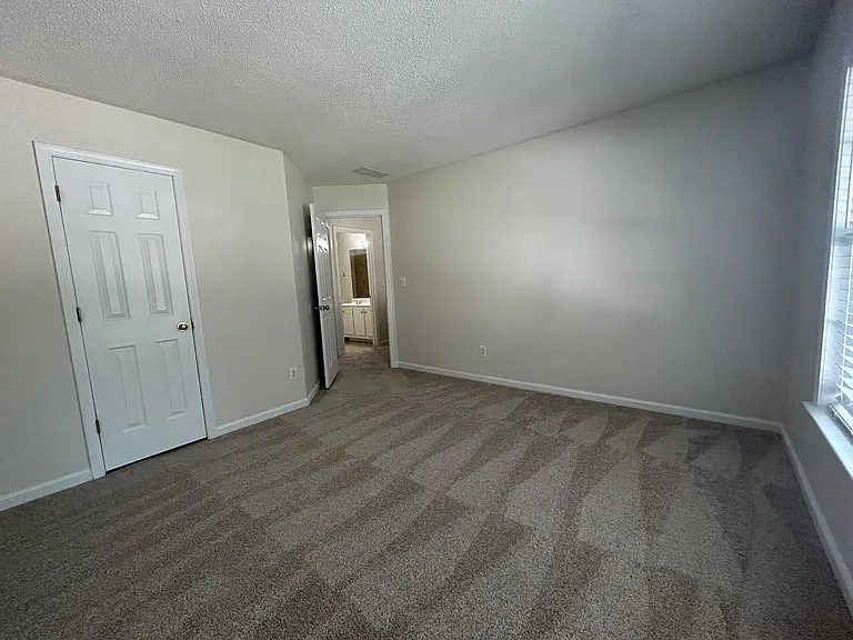 180 Sessingham Ln — Photo 43